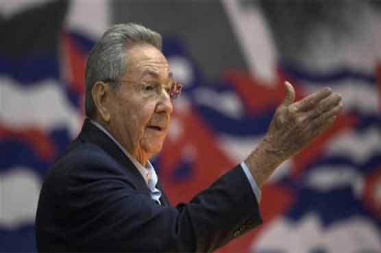 Castro, 84, says Cuba's leaders are too old, proposes limits