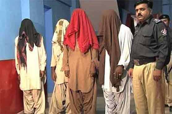 Sukkur: Police blackmails people making 'unethical' videos