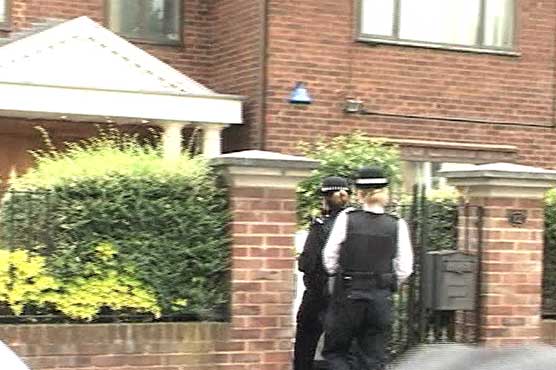 Imran Farooq murder: British investigative officers question MQM chief 