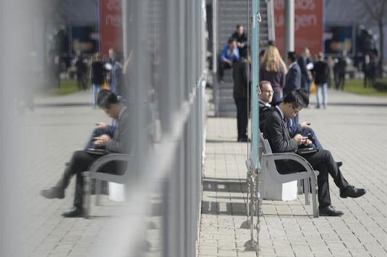 Global smartphone market shrank annually for first time in first quarter: Strategy Analytics