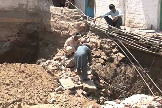 Lahore: Four injured as under construction school's wall caves in