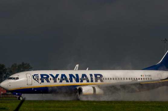 Drunk Liverpool fans force emergency flight landing 