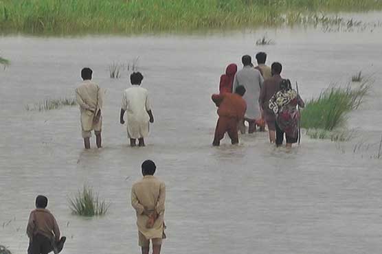Nullah Daik breach forces several Kamoke villagers to evacuate