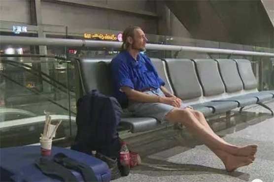 Dutch man's 10 day-wait at Chinese airport for woman ends in hospital