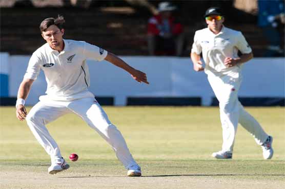 Late double strike keeps New Zealand on course
