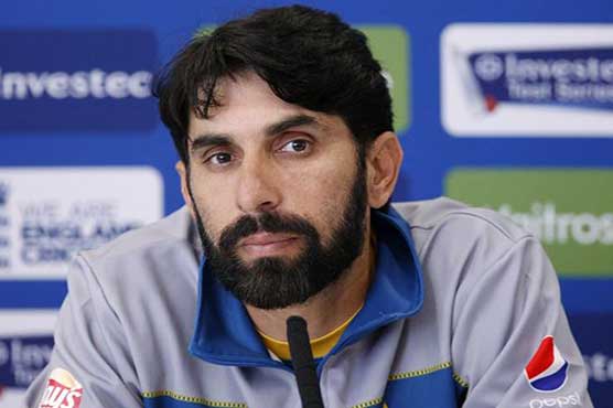 Misbah says Pakistan must find reverse gear