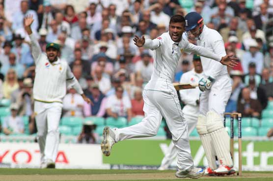 Pakistan have their tails up as England lose 4 wickets in first session