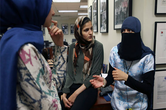 Muslim woman mistaken for terrorist sues Chicago officers