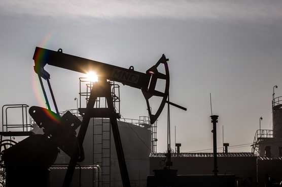 Oil extends gains as Saudi comments fan output cut hopes