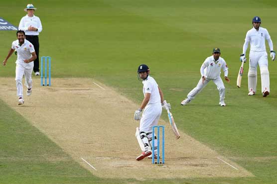 England 88-4 at stumps, trail by 126 as Pakistan tighten grip