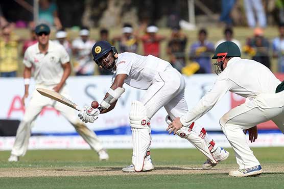 Sri Lanka claim Warner after posting 355