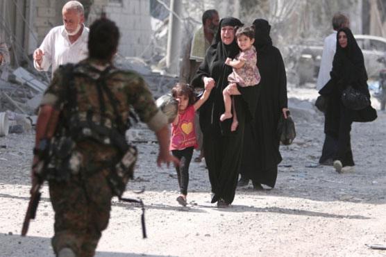 Islamic State frees hundreds of 'human shields' in Syria