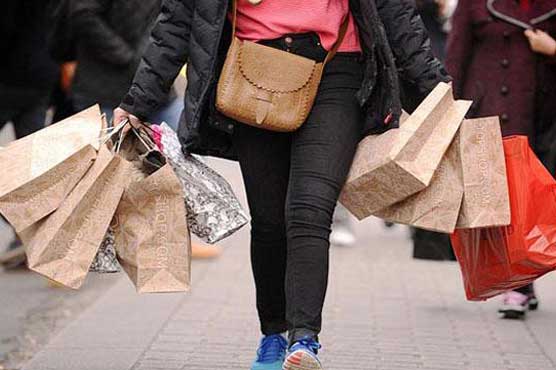 British shoppers begin feel post-Brexit pinch