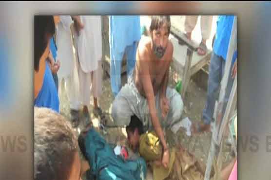 Larkana: Shopkeeper tortures two children after accusing them of stealing pigeons 