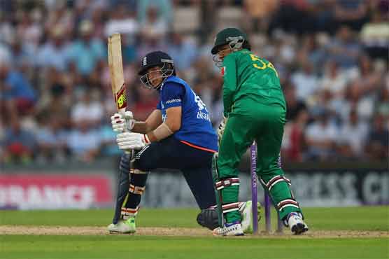 Dizzy Roy sets up England win over Pakistan