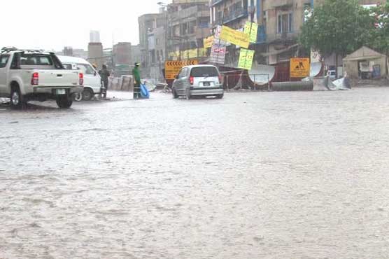 Downpour leaves several roads waterlogged in Lahore