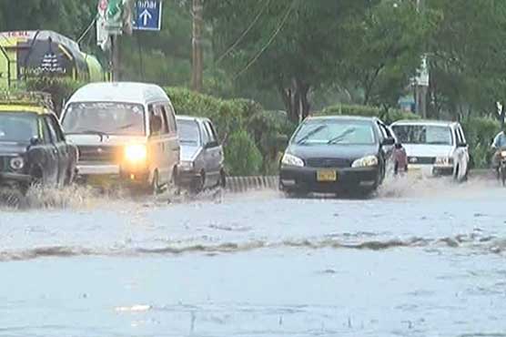 Intermittent rain inundates various parts of Karachi