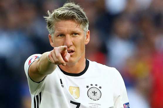 German fans cool on Schweinsteiger's farewell