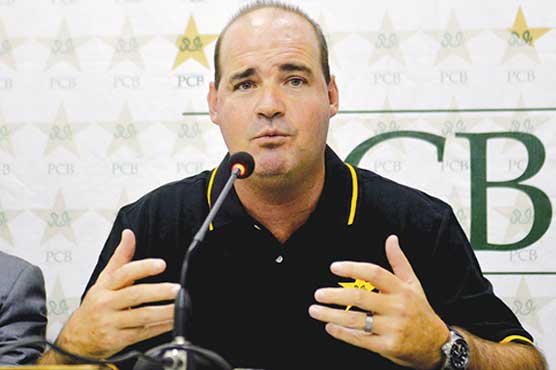 Azam like a young Kohli, says Mickey Arthur 