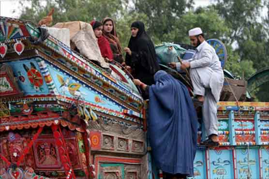 More than 380,000 Afghans return from Pakistan in 2016: UNHCR