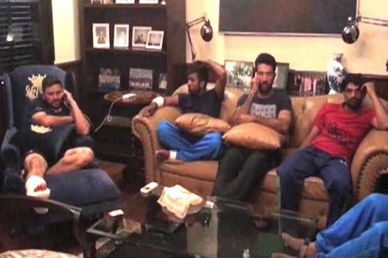 Pakistani cricketers sustain injuries in deadly blaze at Karachi hotel