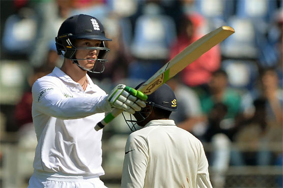 Jennings' debut century gives England edge