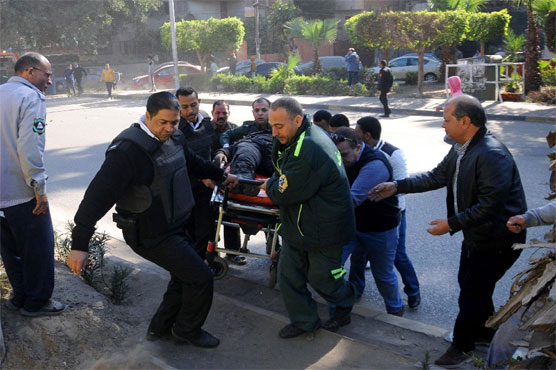 Egypt bombs kill six policemen, civilian