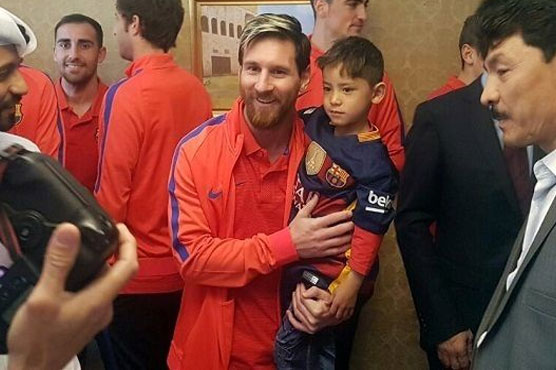 Football: Afghan bag shirt boy meets idol Messi