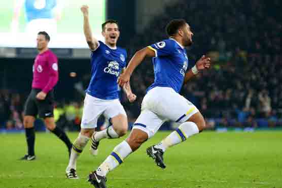 Everton stun Arsenal to end their unbeaten streak