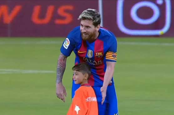 Messi's greatest fan meets him, and just doesn't let go