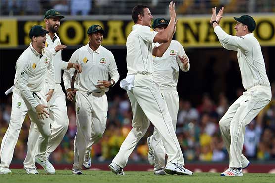 Pakistan all out for 142 in reply to Australia's 429