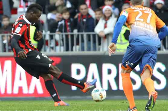 Balotelli scores to keep Nice on top of the French league