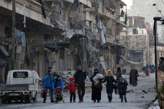 US plans new peace talks for Syria while thousands leave Aleppo
