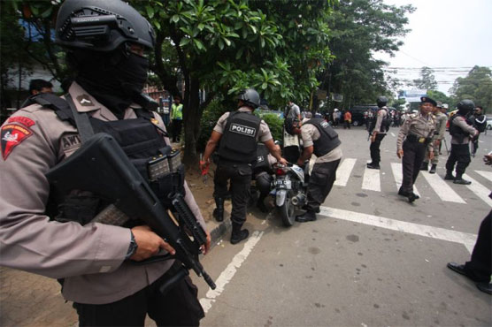 Indonesia police say Christmas bomb plot foiled, three killed
