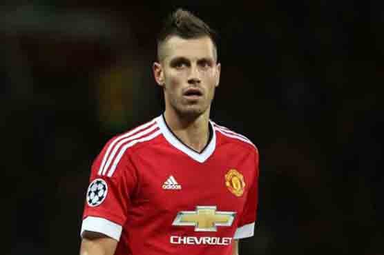 Mourinho says Manchester United are ready to let Schneiderlin go