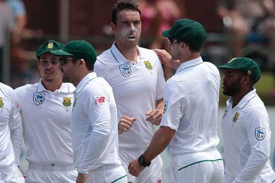 Sri Lanka 181-7, De Silva defies South Africa pace attack