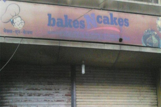 Fire kills six locked in bakery in India