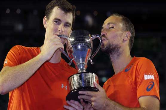 Tennis: Soares wins two Grand Slam titles on same day