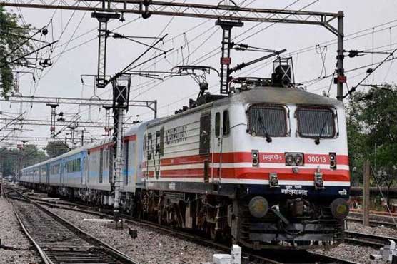 Indian boy dies while clicking selfie with speeding train in background