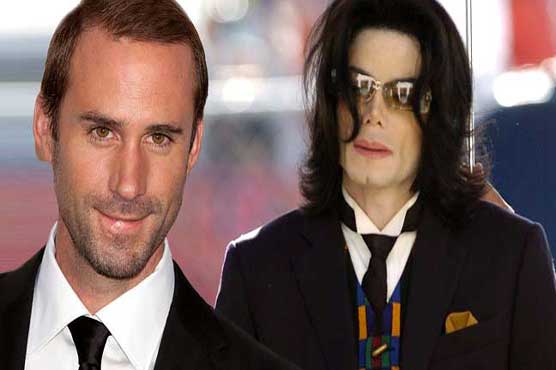 Actor Fiennes defends Jackson role in race row