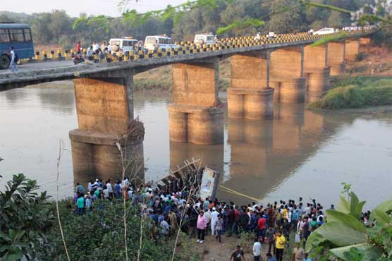 37 dead in India after bus plunges into river