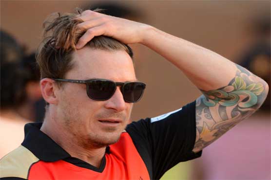Snake that! Steyn faces down Black Mamba
