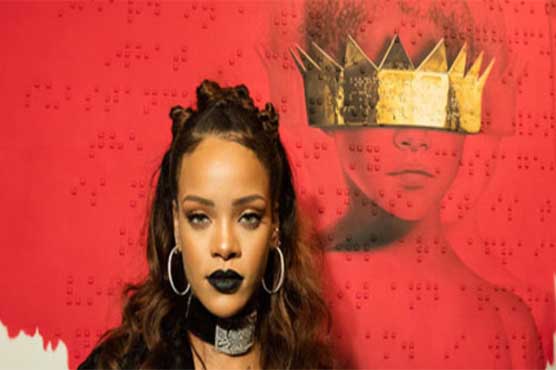 Rihanna album at US number one after unusual release