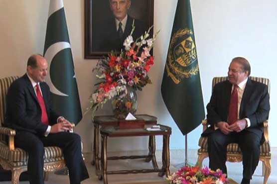 PM appreciates outgoing British HC's role in improving bilateral ties