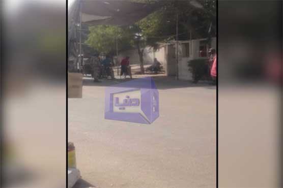 Walkthrough gates of Karachi University removed despite threats