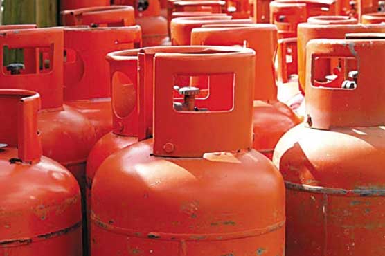 LPG price falls by another Rs 5/Kg across country