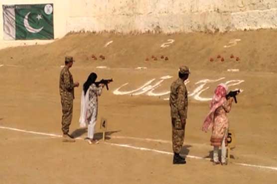 Army men give firearms training to students in Karachi