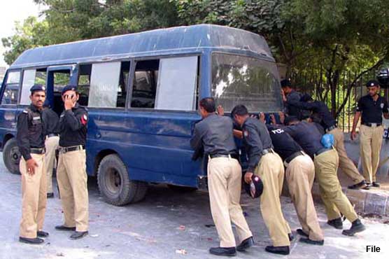 Karachi police need 'push' to secure lives of polio workers