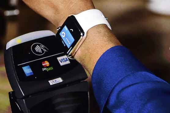 Apple launches payments service in China