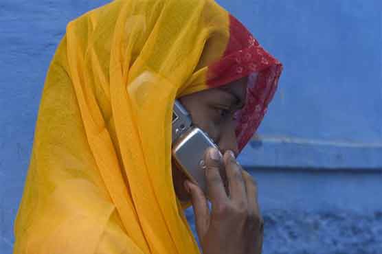 Indian village bans unmarried women from using mobiles